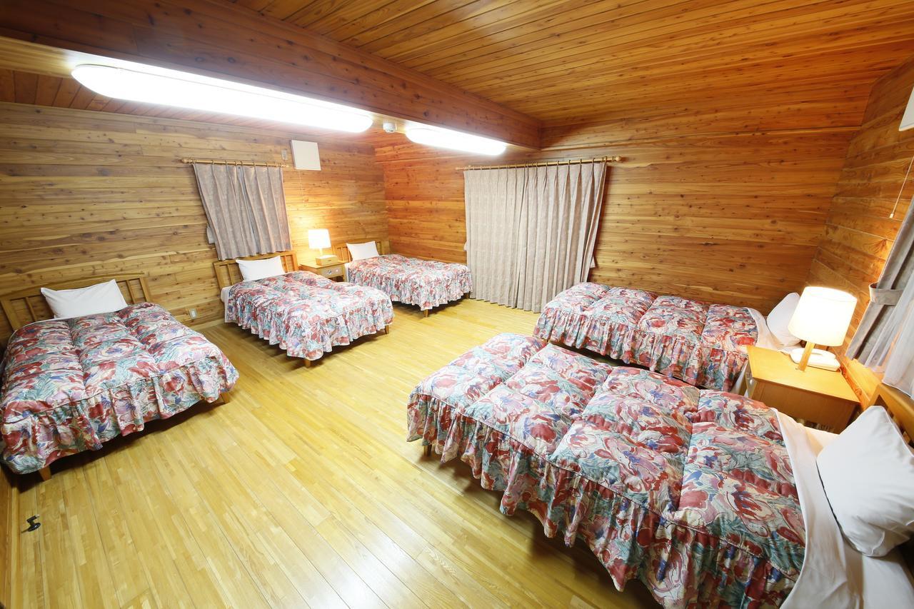 Log Hotel Larch Lake Kanayama Minamifurano Zimmer foto